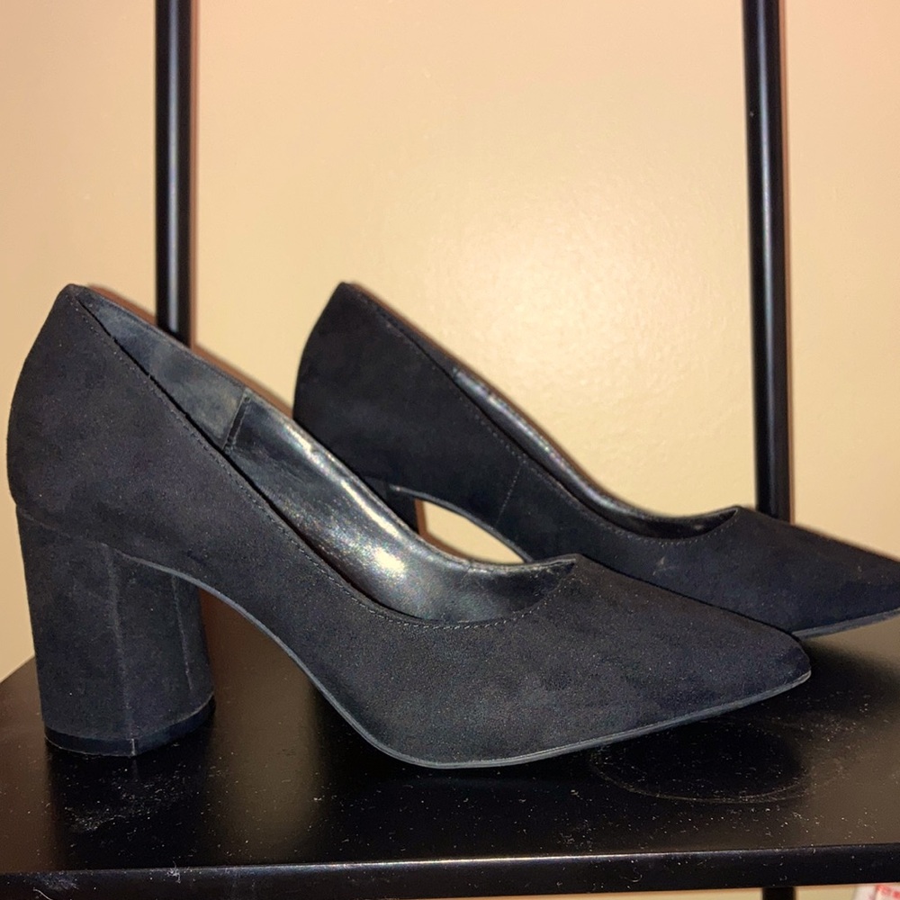 Chunky heal black pumps